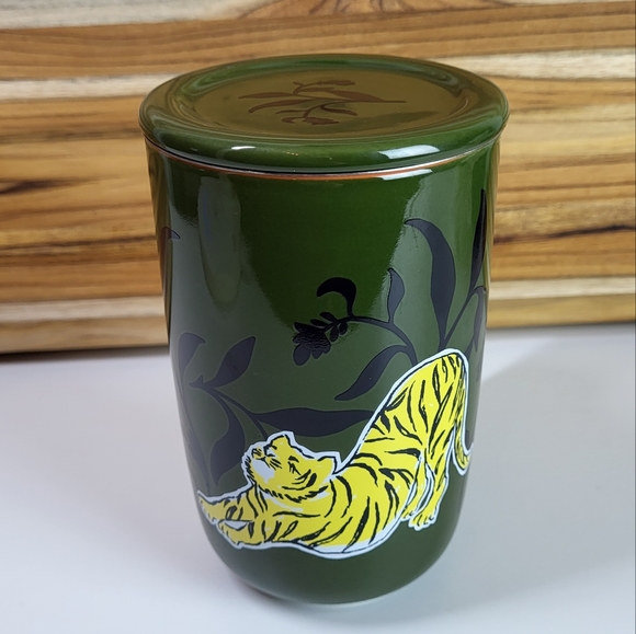 DAVIDs TEA Nordic Mug with Lid and TEA Infuser, Colour Changing Stretching Cat - Picture 4 of 9